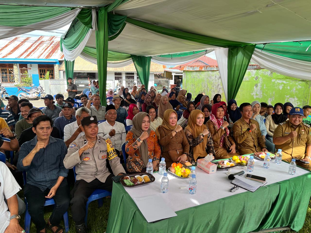 Warga Pinang Mas Keluhkan Banjir dan Jalan Rusak, Erni Novita: Aspirasi Dipastikan Masuk Database