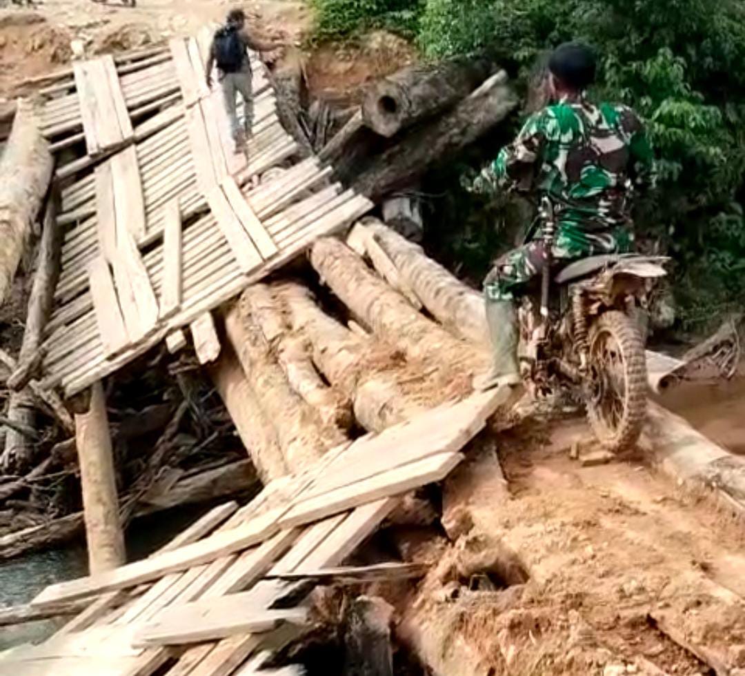 Tolong! Jembatan Penghubung ke Desa Lebong Tandai Rusak Berat, Ancam Keselamatan