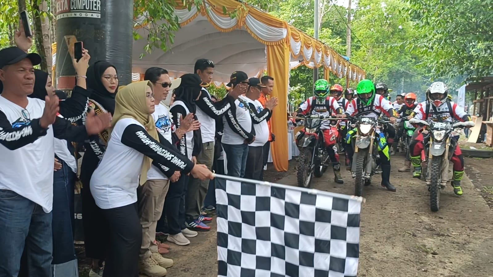 Ribuan Riders Motor Trail Ramaikan Jelajah Alam Mukomuko ke-6