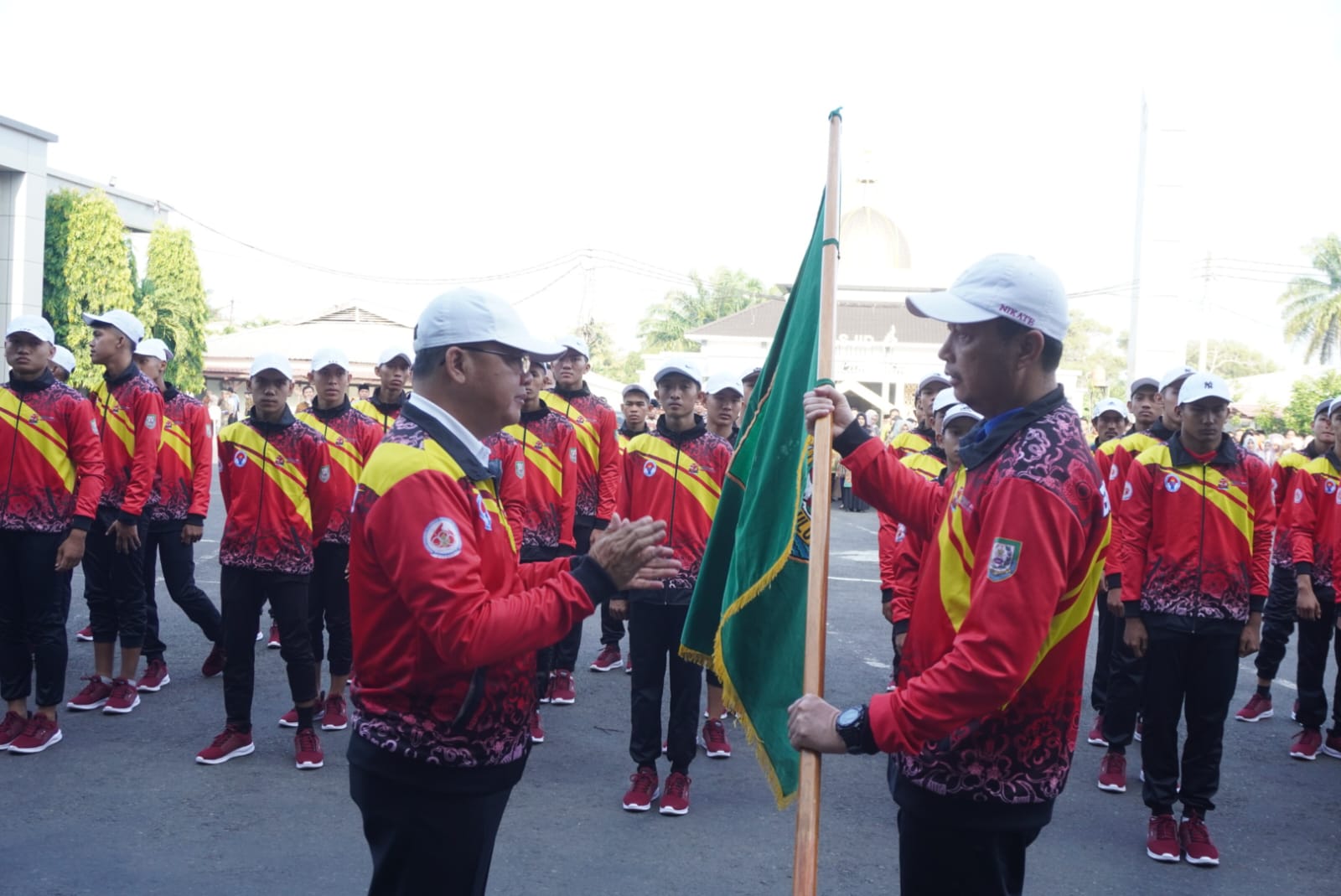 Lepas Kontingen Bengkulu ke POPNAS XVI, Gubernur Rohidin: Berikan Prestasi Terbaik 