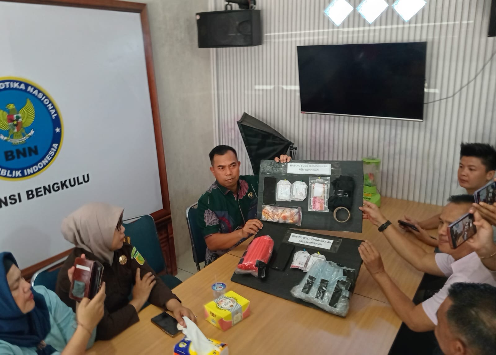 BNNP Bengkulu Ringkus 10 Tersangka, 3 Kg Sabu dan 3.384 Pil Ekstasi Sepanjang 2025