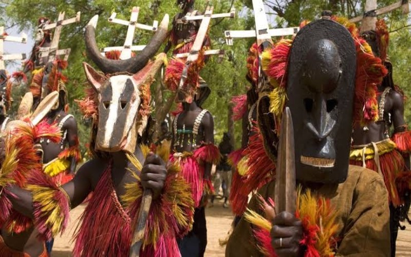 Suku Dogon di Afrika, Manusia Misterius Bertopeng