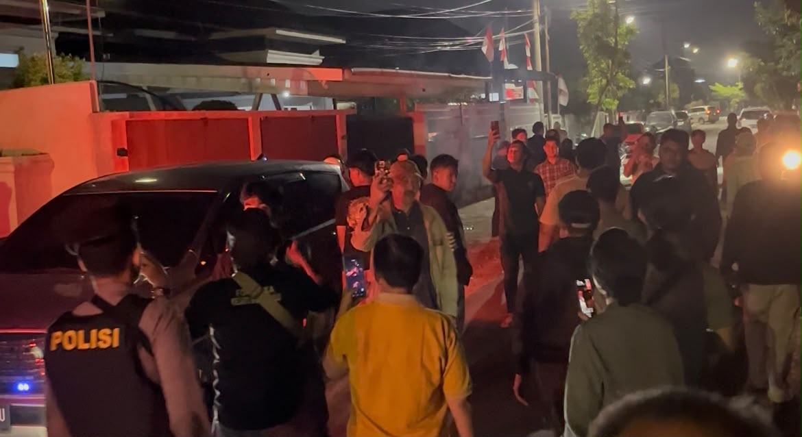 Rumah VLA Jadi Sasaran KPK, 2 Koper dan 1 Kardus Dokumen Diamankan