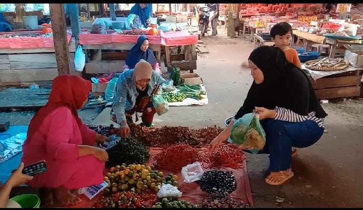 Harga Cabai Merah di Pasar Bintuhan Kaur Makin ‘Pedas’ dalam Sepekan