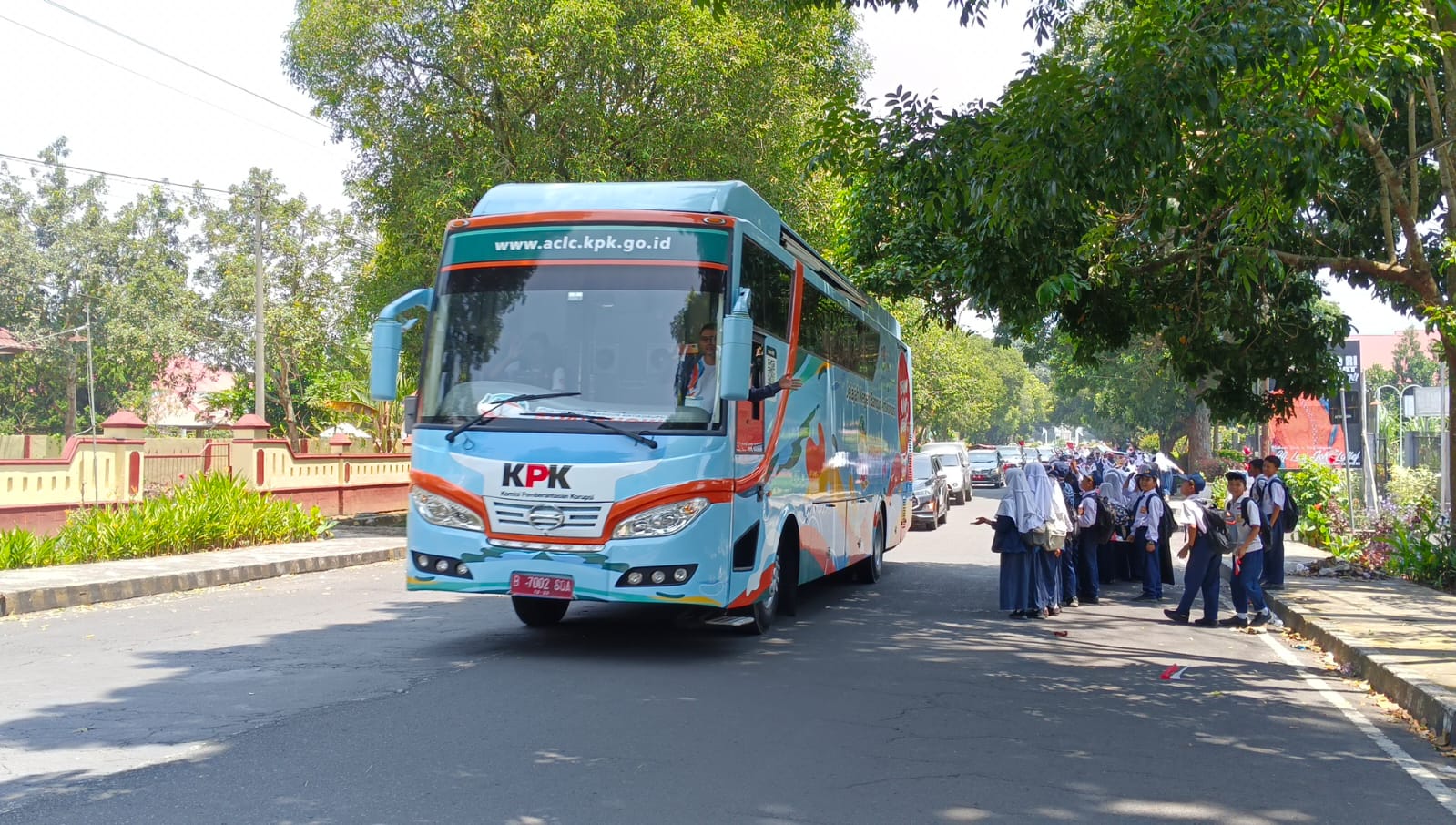 Bus KPK Masuk Curup, Ribuan Pelajar SMP dan SMA Turun ke Jalan