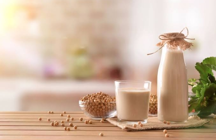 Konsumsi Secukupnya, Inilah Manfaat Susu Kedelai untuk Kesehatan 