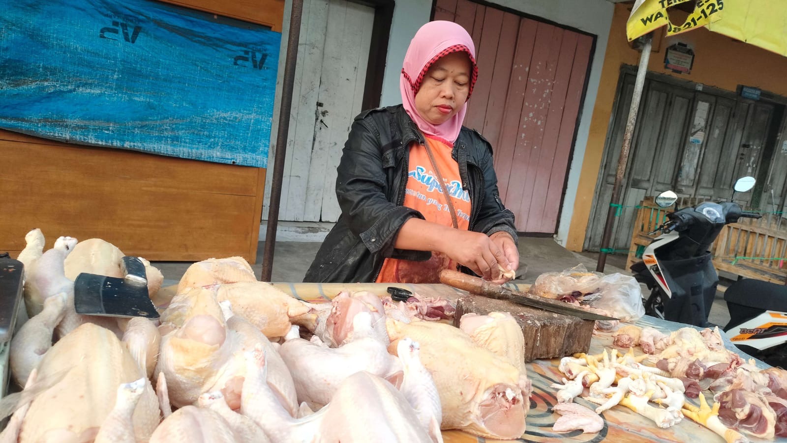 Warga Seluma Keluhkan Harga Ayam yang Tak Kunjung Turun Sepekan Setelah Idulfitri