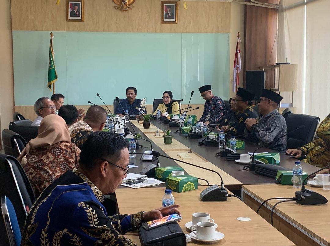 Komisi IV DPRD Provinsi Bengkulu Audensi dengan Forum Komite Sekolah Bahas Program Pendidikan Gratis 