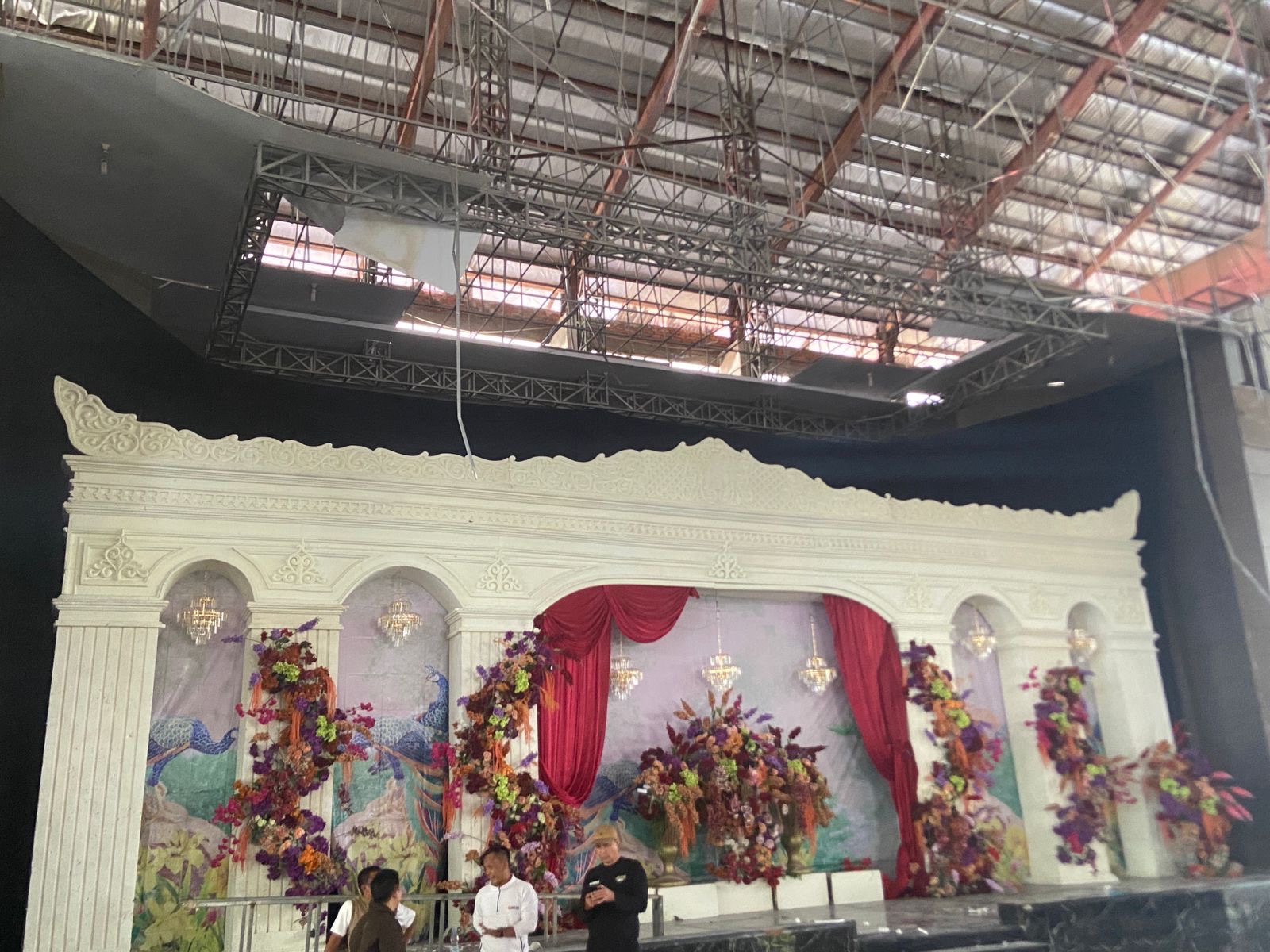 Gempa Gagalkan Pesta Pernikahan di Balai Buntar, Plafon Ambruk dan Dekorasi Rusak