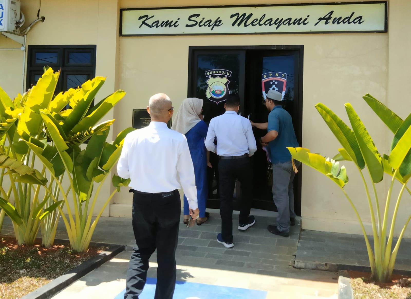 Diduga Telantarkan Anak dan Istri, Oknum Polisi Dilaporkan ke Polda Bengkulu