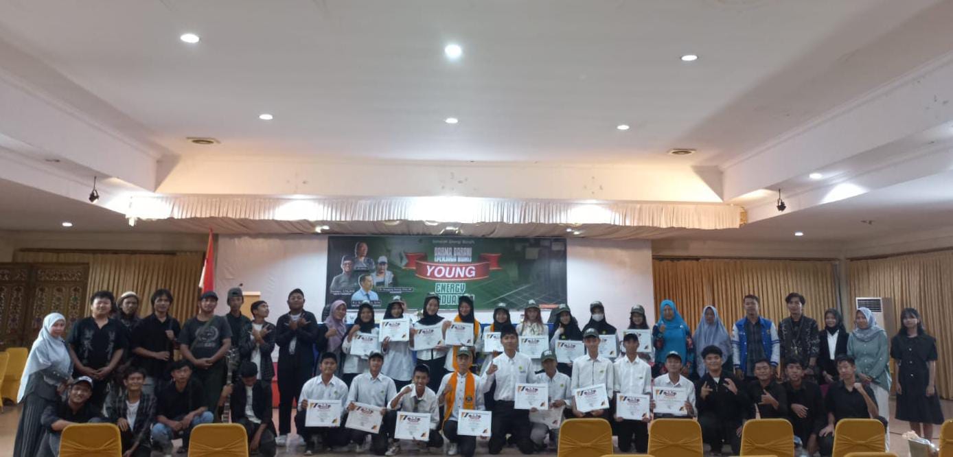 23 Penggerak Energi Muda Wisuda dari Sekolah Energi Bersih 