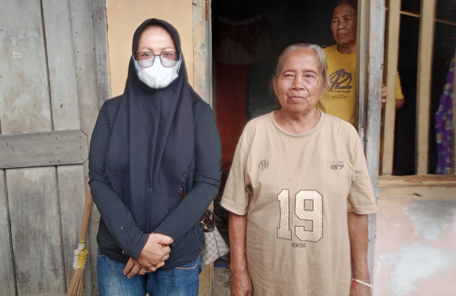 Lurah Anggut Dalam Minta Maaf Secara Langsung, Kasus Dugaan Pemalsuan Data KK Berakhir Damai