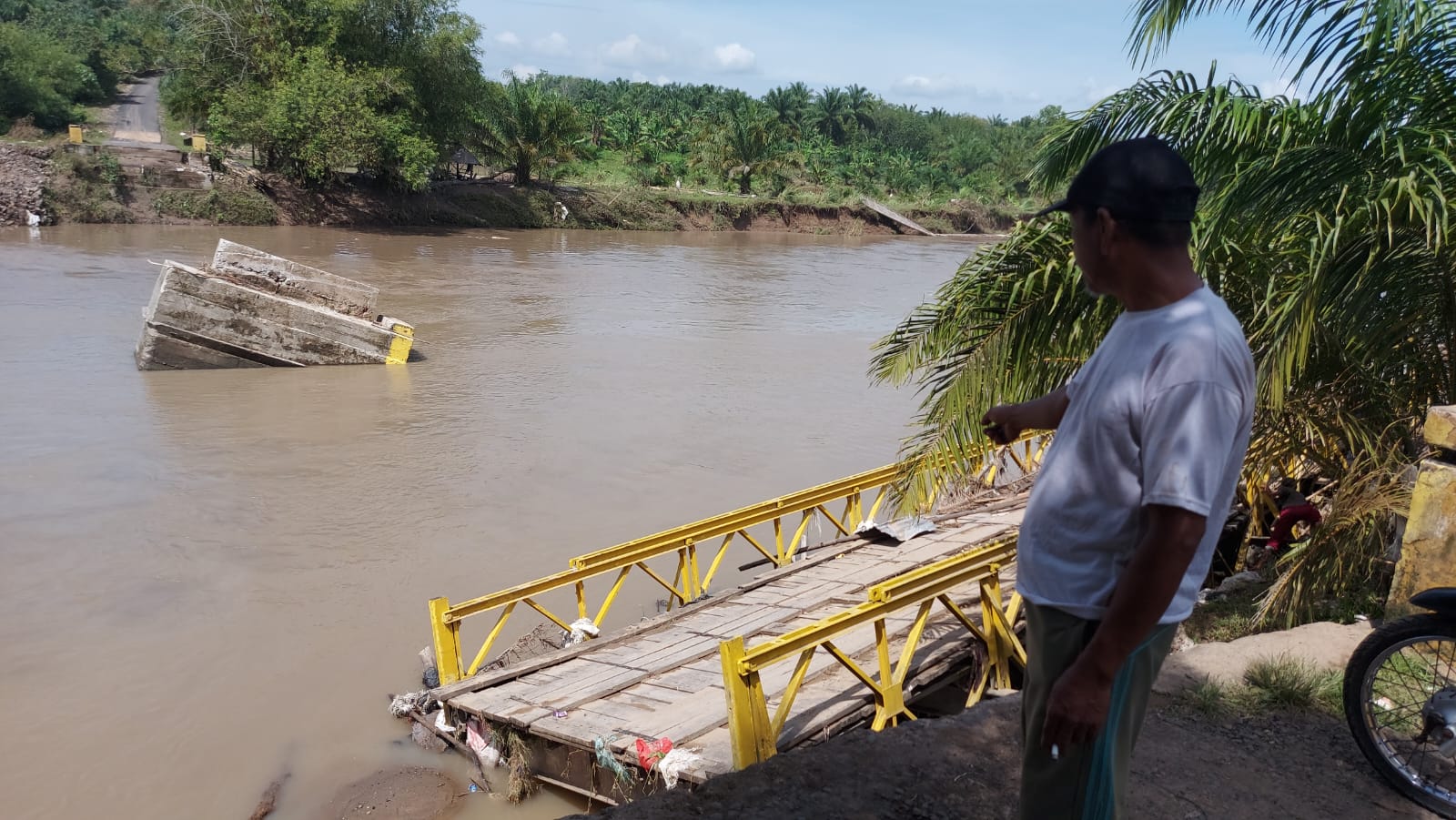 Jembatan Sepanjang 80 Meter di Bengkulu Tengah, Hanyut Diterjang Banjir 