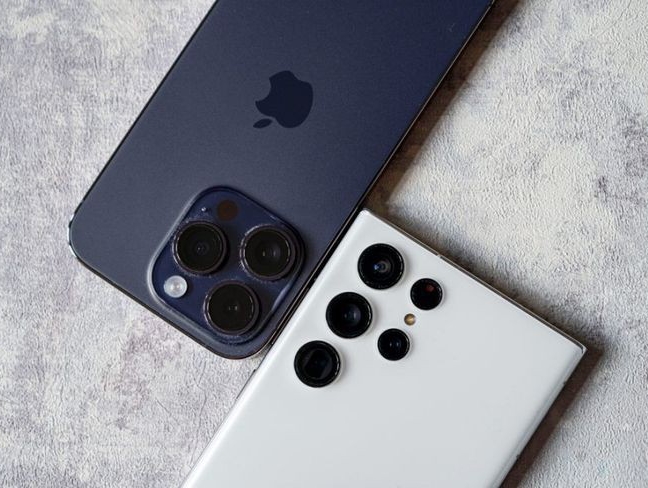 Punya Kamera 10X Zoom, Unggul Samsung Galaxy S23 Ultra Atau iPhone 15 Pro Max? Cek Perbandingannya di Sini