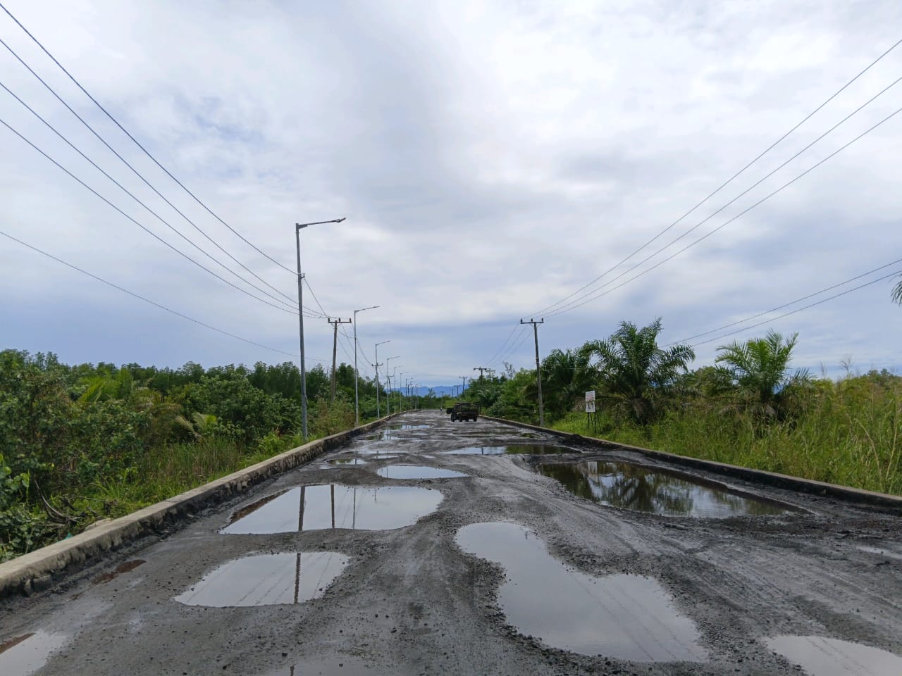 Jalan Rusak Teluk Sepang Tak Kunjung Diperbaiki, Pemerintah Diminta Segera Bertindak
