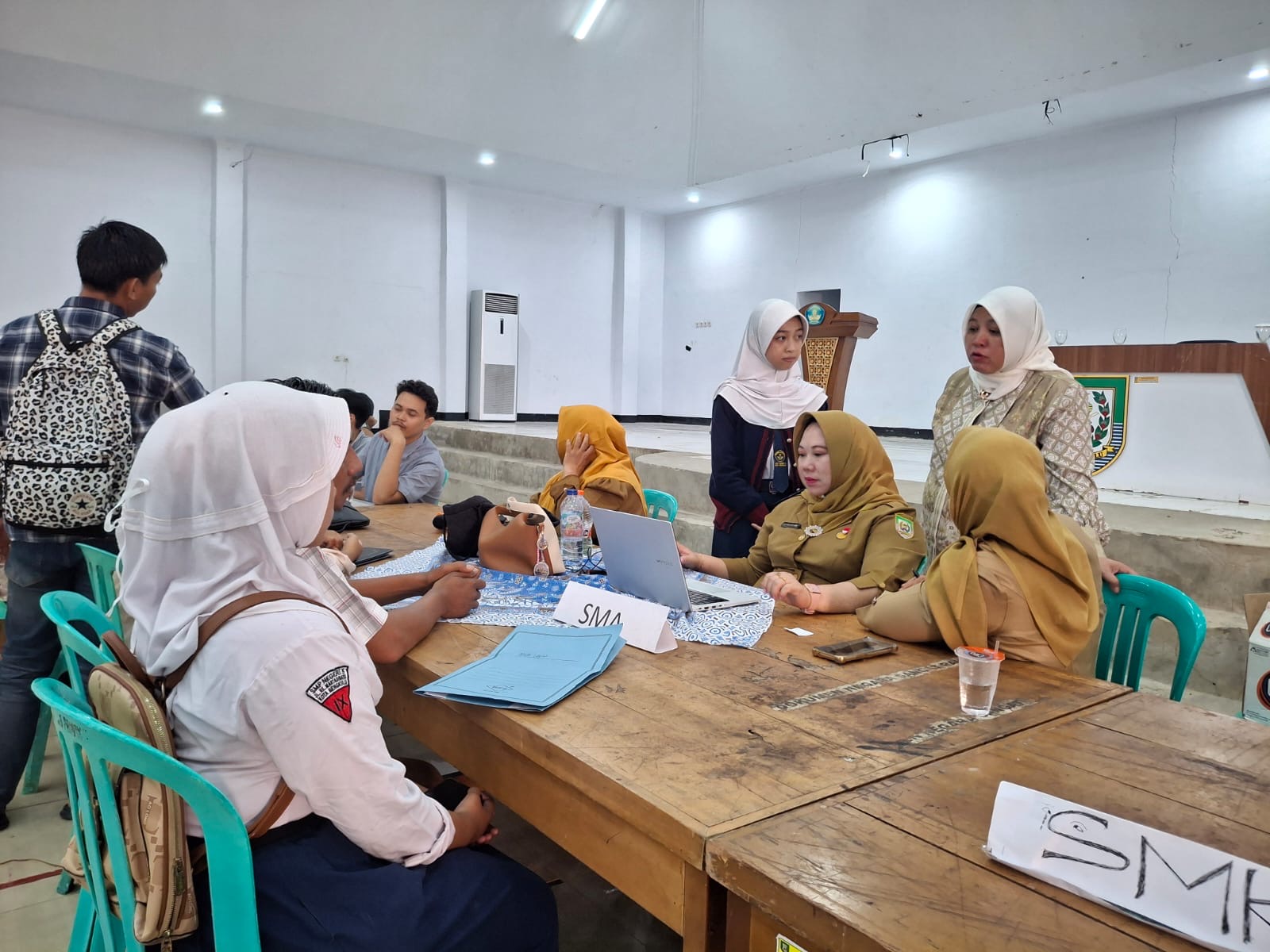 Posko SPMB Dikbud Bengkulu Diserbu Wali Murid, Masalah KK Luar Daerah dan Kurasi Prestasi Mencuat