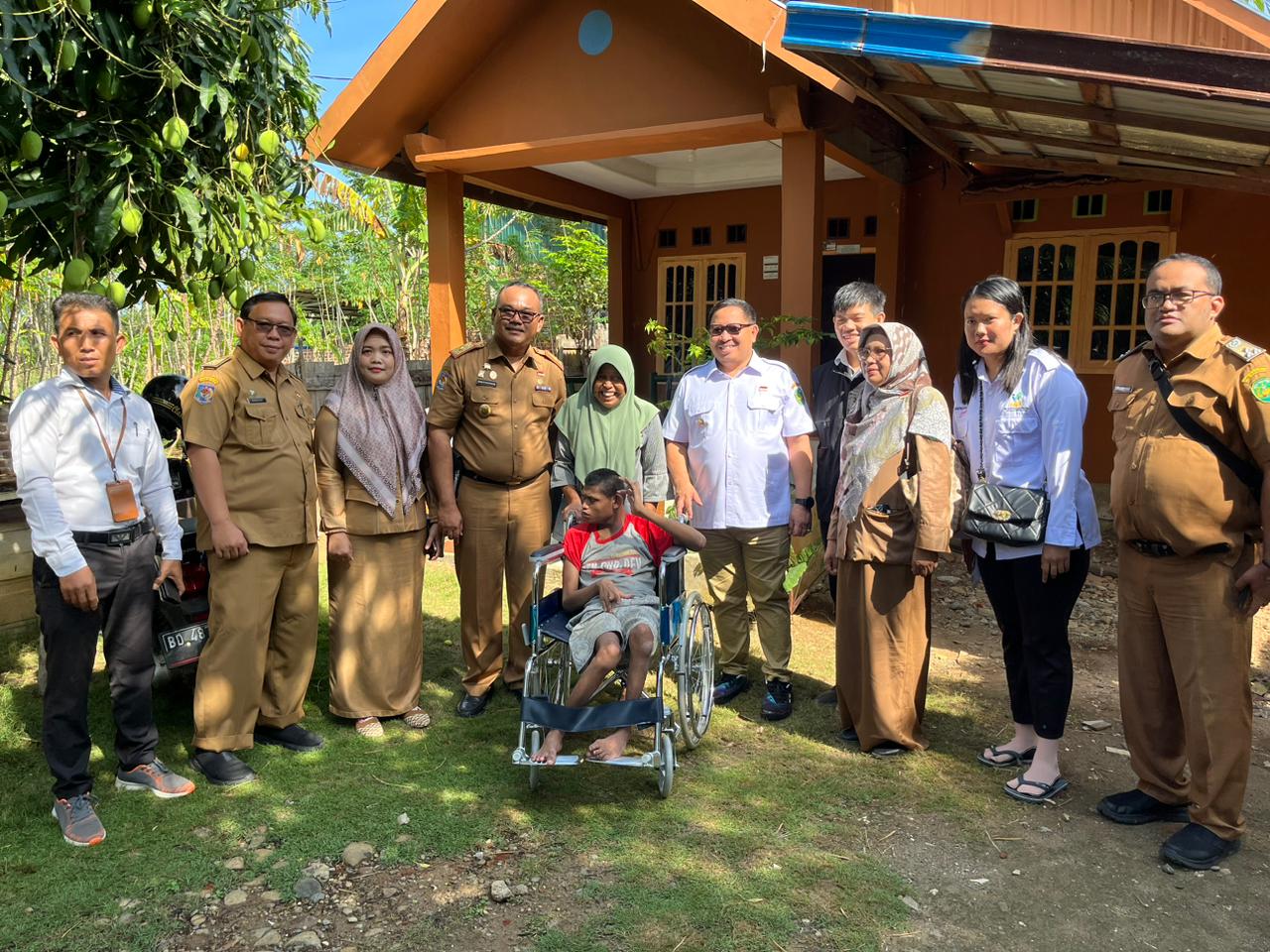 Dinsos Kota Bengkulu Salurkan Beragam Bantuan Alat Bantu Disabilitas ke Warga