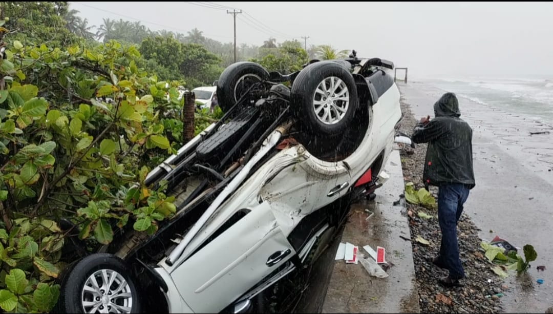 Pajero Sport 'Nyungsep' di Pantai Abrasi Mukomuko, Ini Penjelasan Kasat Lantas