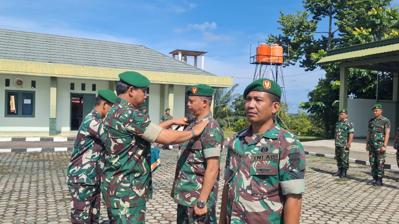 Upacara Kenaikan Pangkat Kodim 0425/Seluma, 9 Bintara dan 2 Tamtama Resmi Naik Tingkat