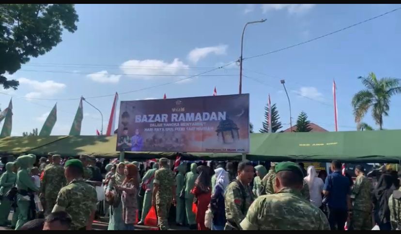 Wujud Kepedulian TNI, Korem 041/Gamas Bengkulu Ringankan Beban Warga Lewat Bazar Ramadan