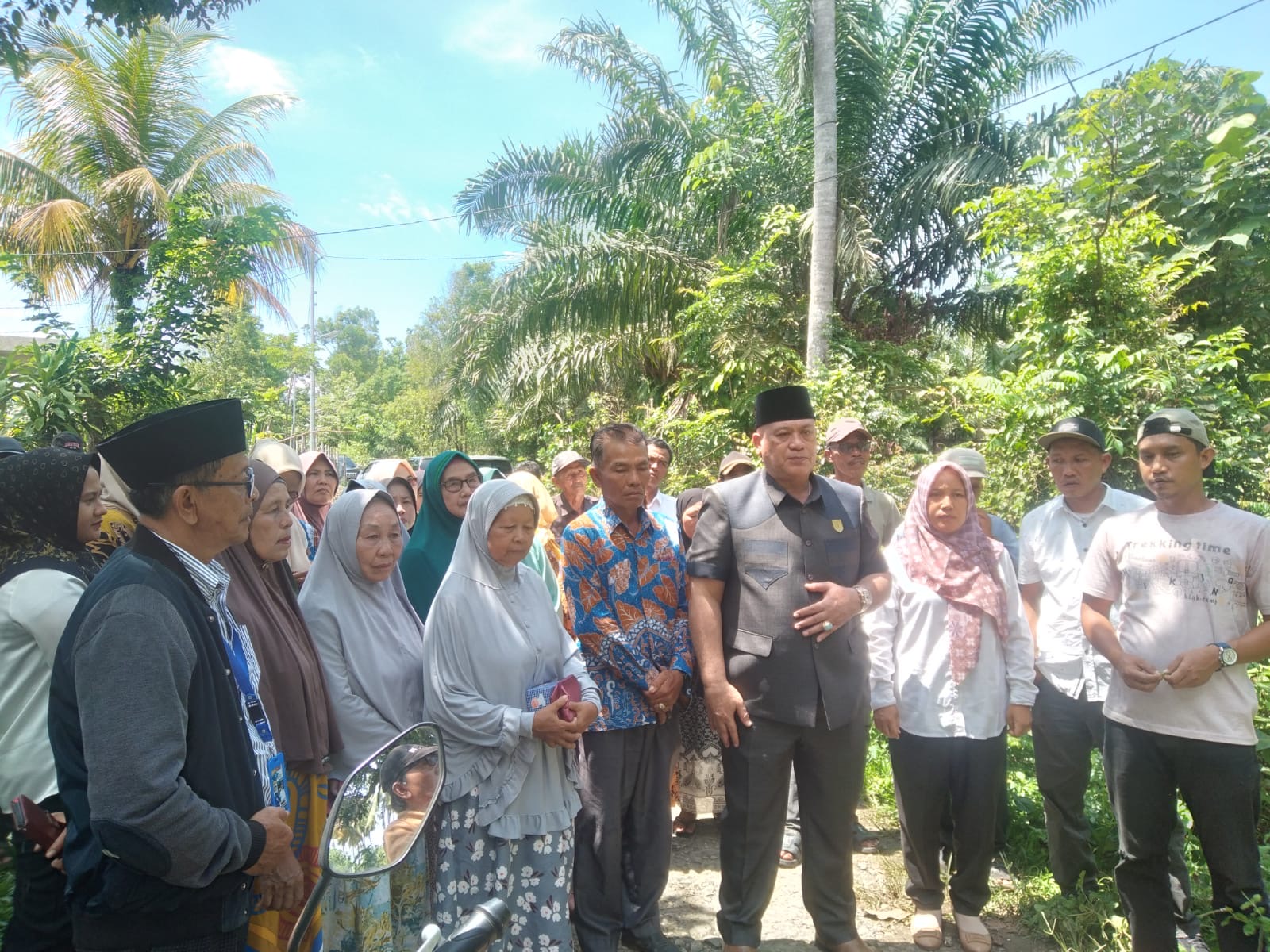 Reses Herwin Suberhani, Warga Desa Terulung Keluhkan Jalan Rusak