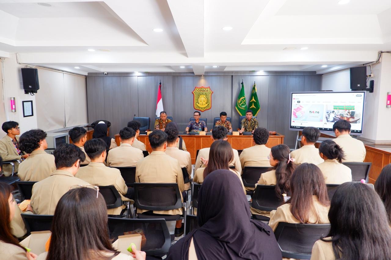 Mahasiswa FH Universitas Gadjah Mada Office Tour ke Kantor Kejaksaan Agung