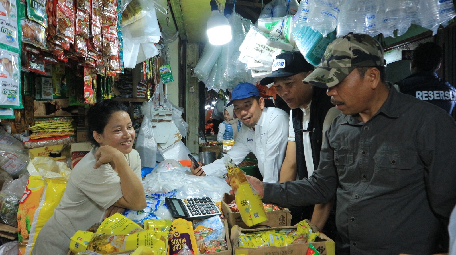 Cegah Penimbunan Barang, Bulog Bengkulu Sidak Pasar Serentak dan Masifkan Distribusi