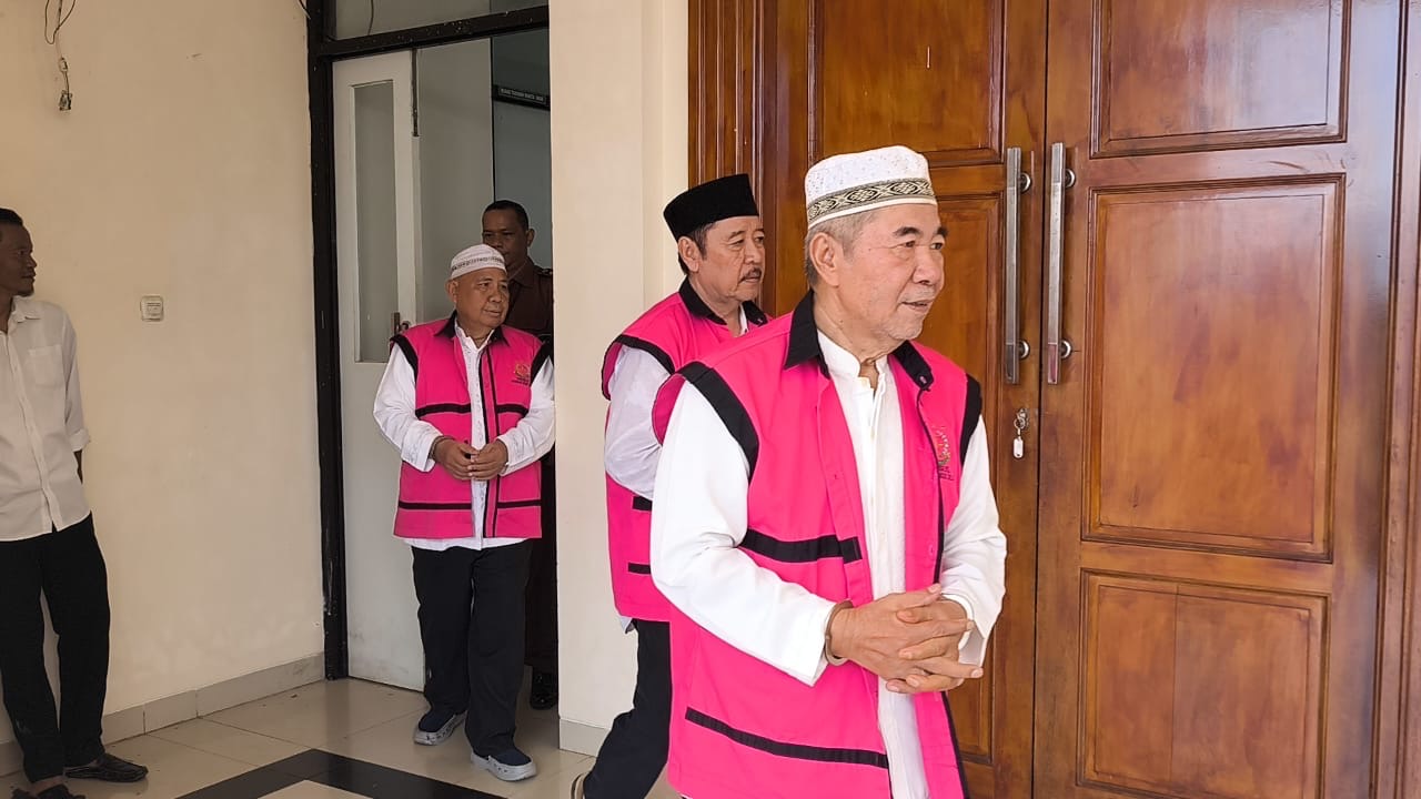 Mantan Bupati dan 3 ASN Seluma Jalani Sidang Perdana Korupsi Tukar Guling Aset