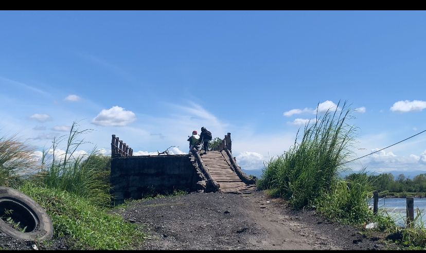 Jembatan Rusak Parah di Teluk Sepang Kota Bengkulu, Sultan B Najamudin Janji Segera Koordinasi Bersama Pemda