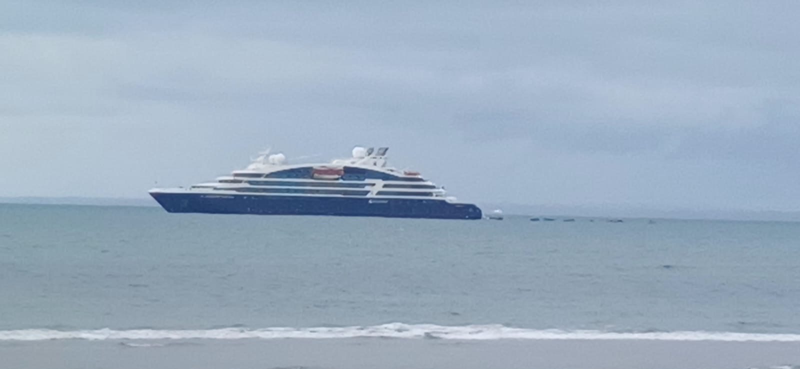 Kapal Pesiar 'Le Jacques Cartier' Bersandar di Kota Bengkulu, Bawa Ratusan Wisatawan Mancanegara