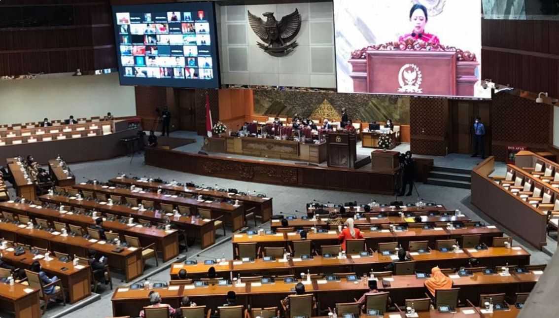 Ancaman Tersembunyi di Balik Demokrasi Indonesia: Potensi Groupthink dalam Pengambilan Keputusan Kelompok