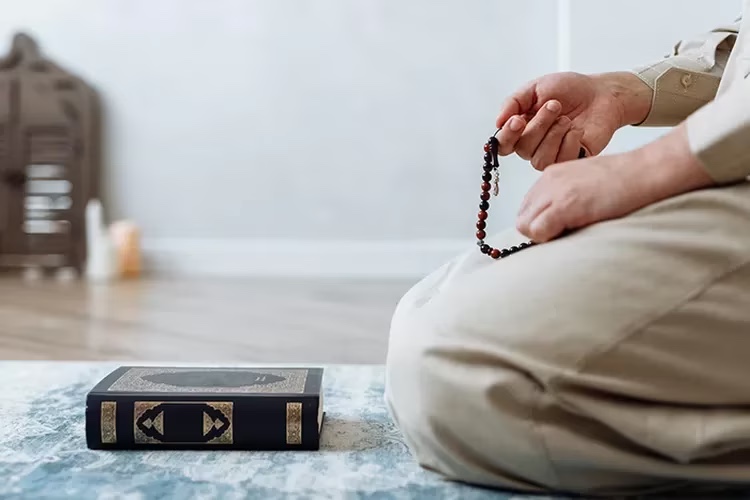 Panduan Doa Salat Tahajud, Lengkap Beserta Arti dan Keutamaannya 