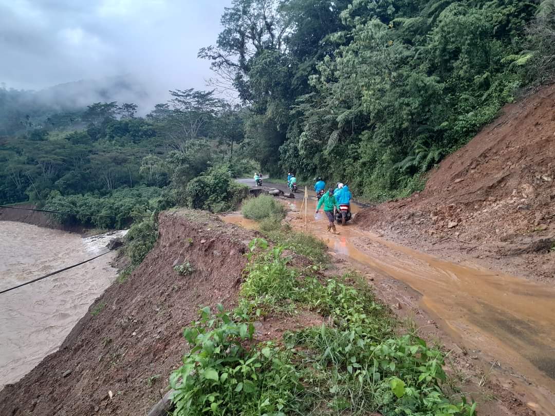 Pasca Amblas Akibat Longsor, Badan Jalan Lintas Curup-Lebong Direlokasi