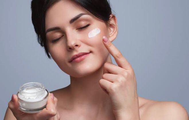 Catat Ini 6 Urutan Pakai Skincare Pagi Yang Benar Rutin Lakukan Bikin