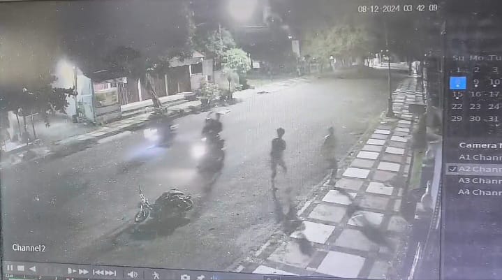 Sekelompok Remaja di Kota Bengkulu Serang Pengendara dan Bawa Kabur Motor Korban, Aksi Terekam CCTV