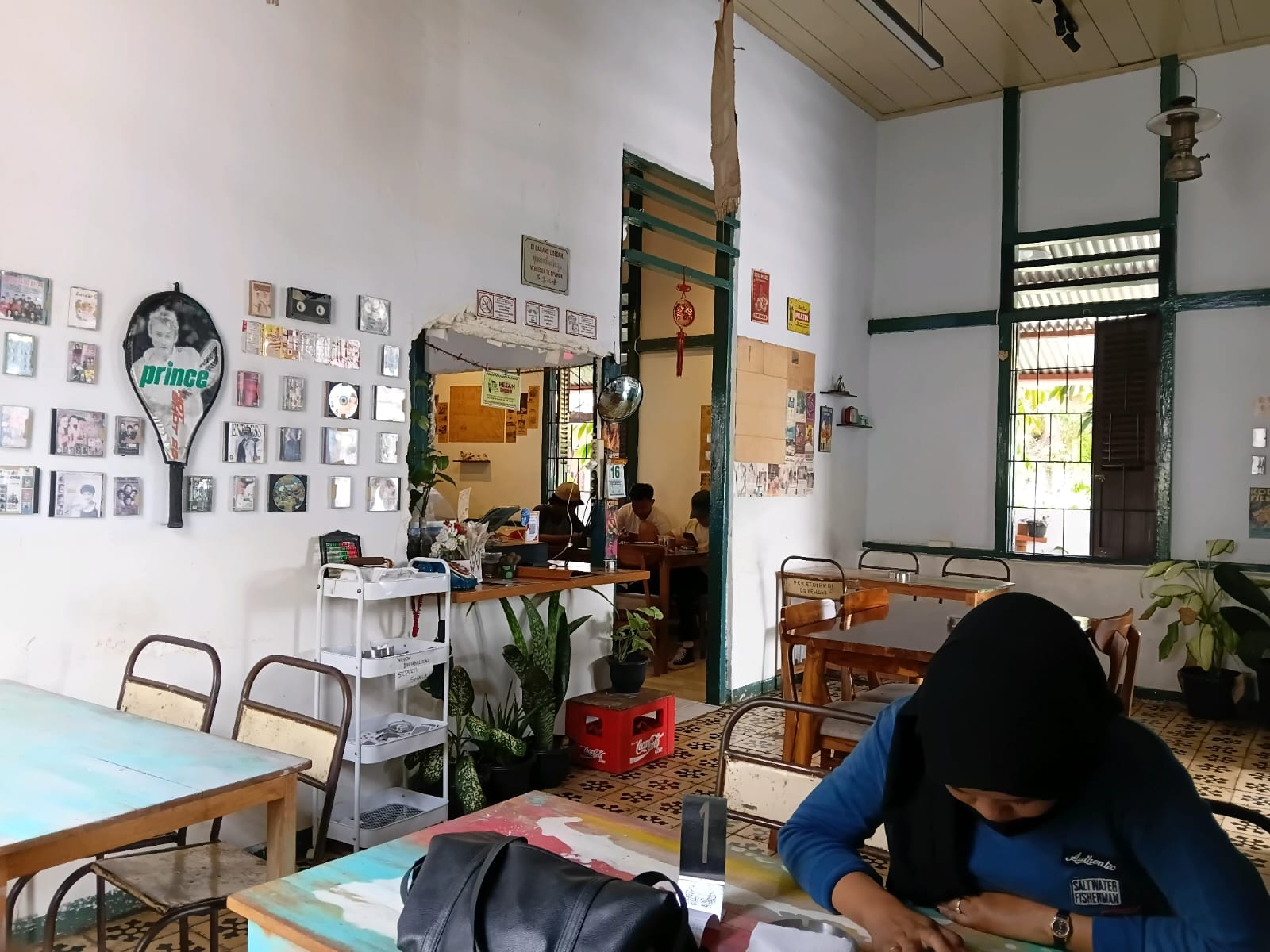 Hadirkan Nuansa Tempo Doloe, Kafe Semoga Berkah Jadi Tempat Nongki Favorit Anak Muda hingga Tua di Bengkulu