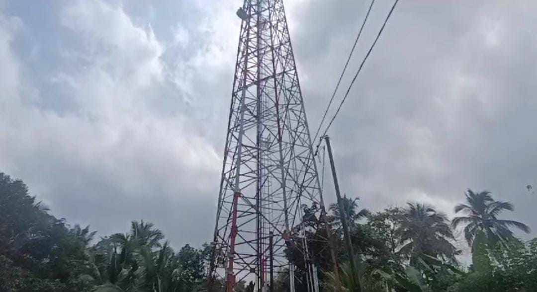 Heboh Bocah SMP di Bengkulu Nyaris Loncat dari Tower Karena Putus Cinta