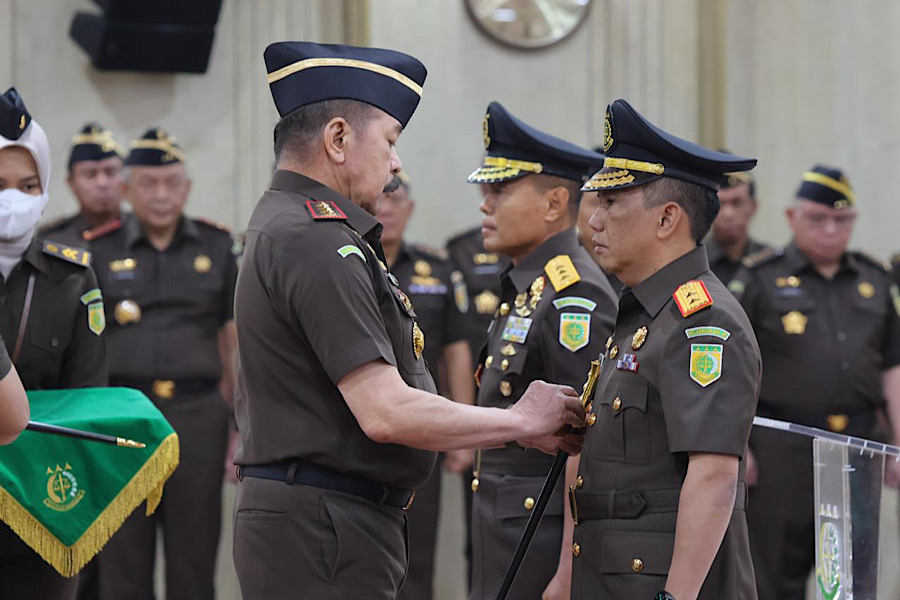 Jaksa Agung Lantik Jampidmil dan Kajati DKI Jakarta 