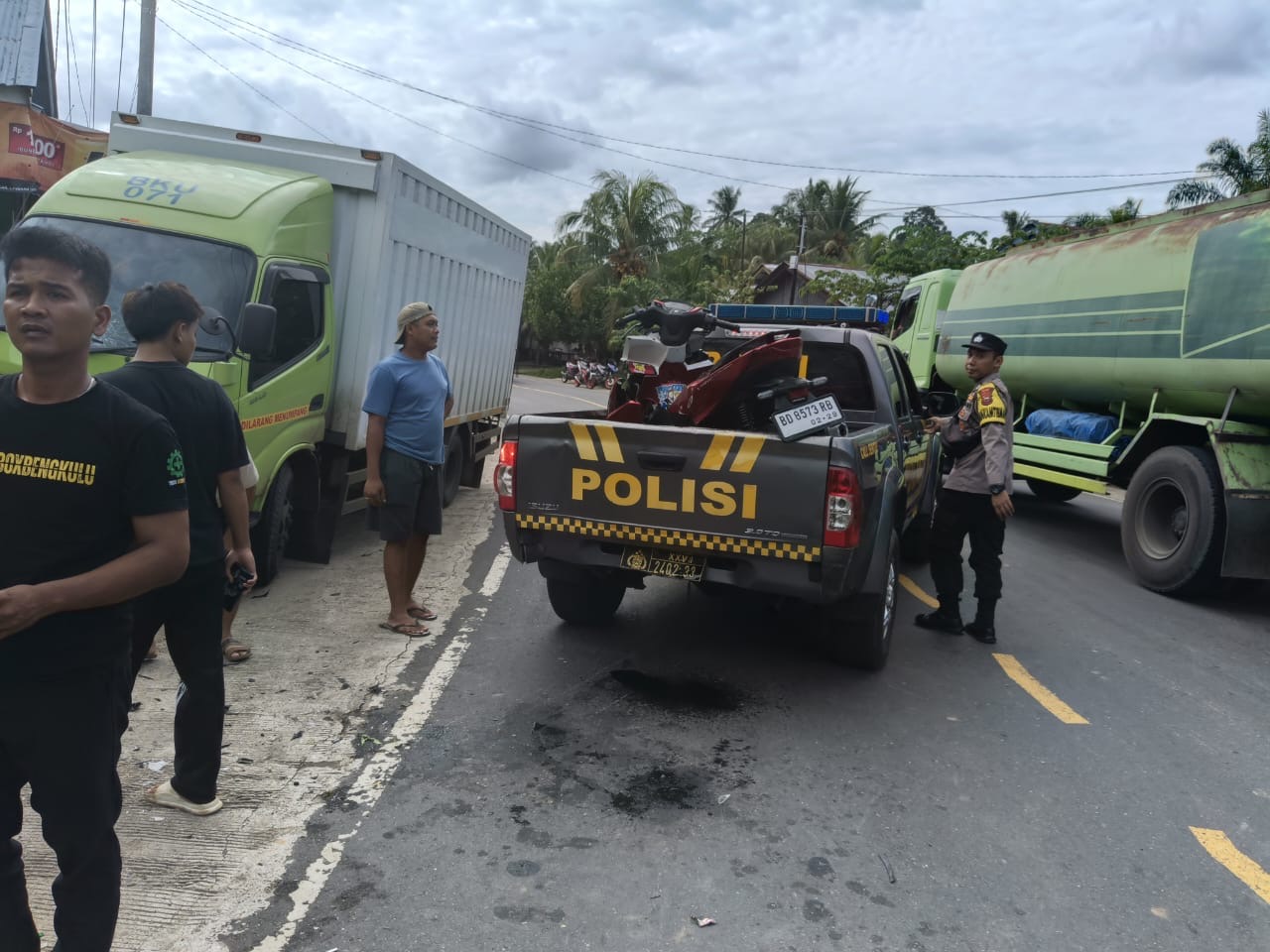 Diseruduk Truk Saat Bonceng Cucu, Kakek di Seluma Tewas Seketika