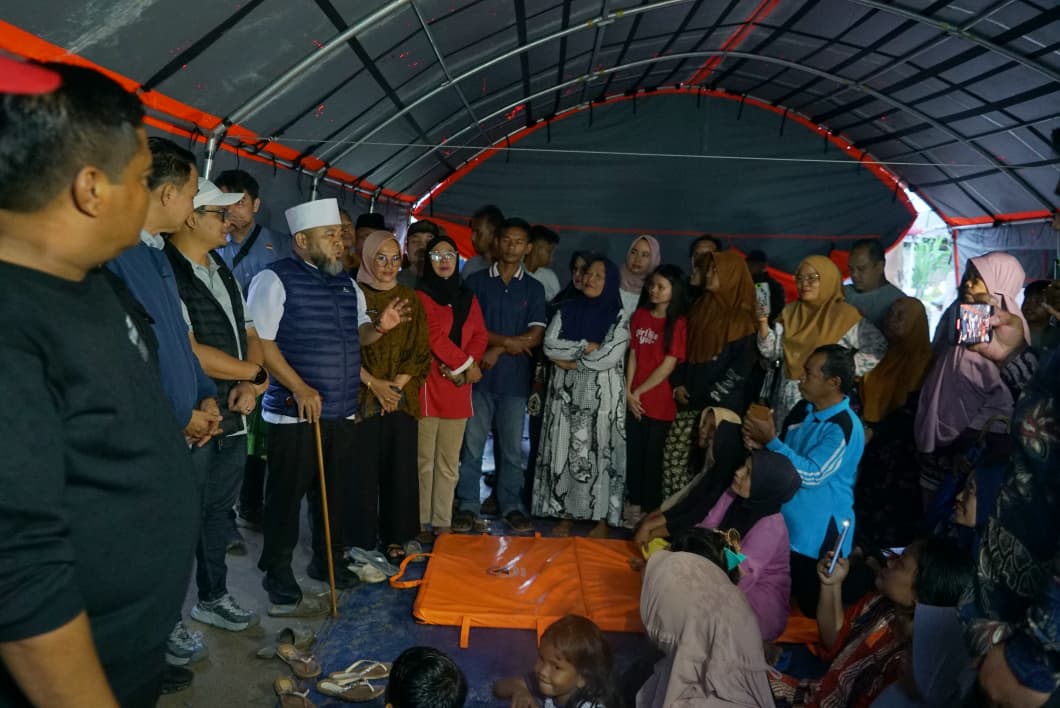 Gubernur Helmi Hasan Hadir Langsung Bantu Masyarakat Sumatera Barat Terdampak Bencana Banjir