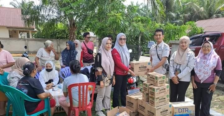 Dinkes Bagikan Obat-obatan kepada Masyarakat Terdampak Banjir di Seluma