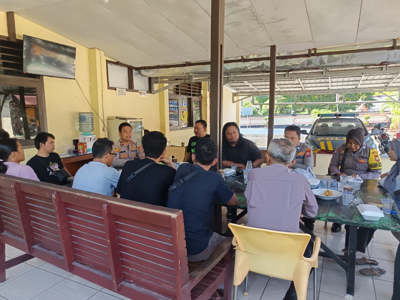 Bangun Jembatan Informasi, Kapolsek Ajak Media Jaga Kondusivitas Kota Manna