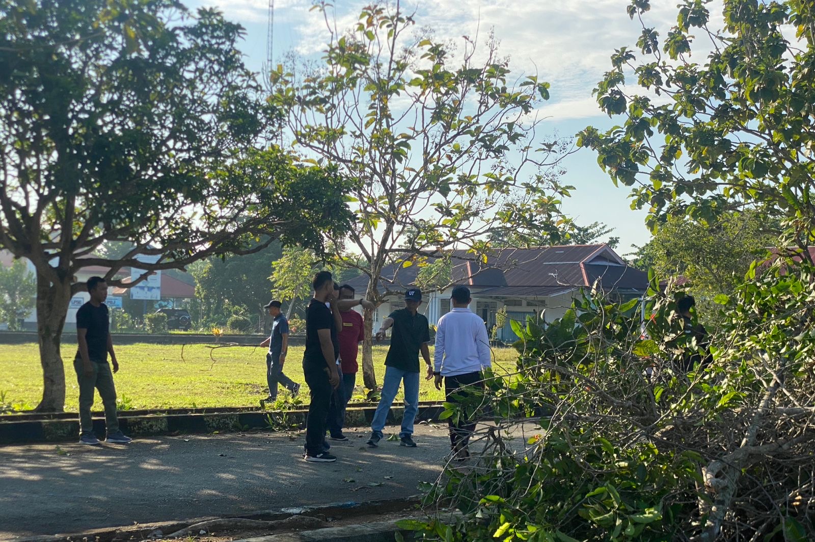 Ciptakan Lingkungan Kerja Sehat, Wabup Bengkulu Selatan Wajibkan OPD Lakukan Jumat Bersih