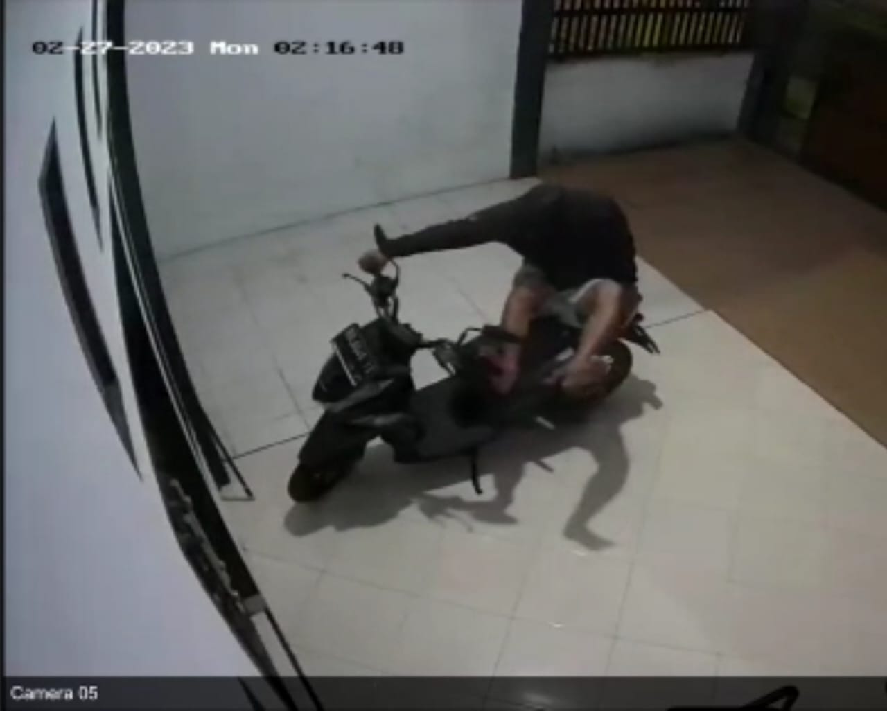 Lagi, Aksi Pencurian Sepeda Motor Terekam CCTV