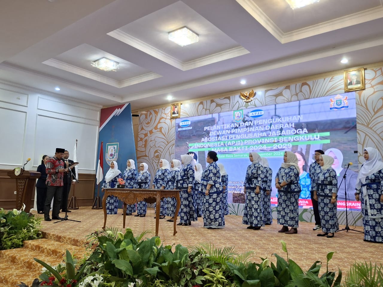 Plt Gubernur Rosjonsyah Lantik Pengurus DPD APJI Provinsi Bengkulu 2023-2024