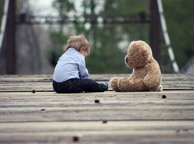 6 Tips Mendampingi Anak Sensitif, Salah Satunya Membantu Mengelola Emosi