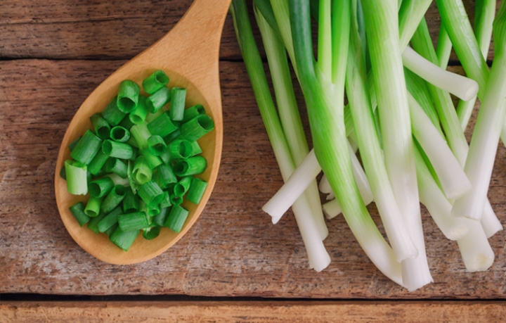 Raih Kecantikan Kulit Secara Alami dengan Gunakan Daun Bawang, Cek Manfaatnya!