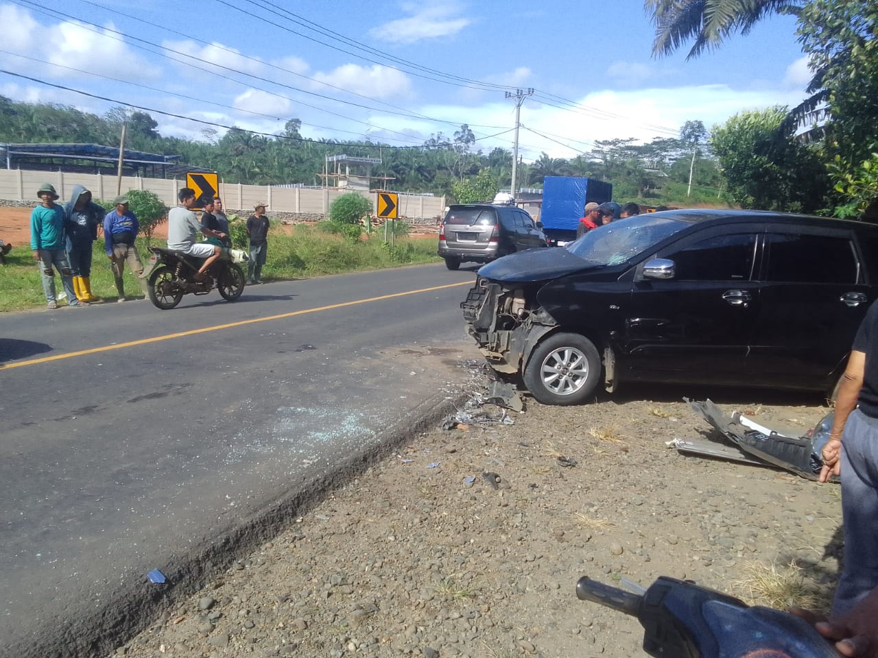 Kecelakaan Melibatkan 2 Minibus dan 1 Ambulans di Seluma, 6 Orang Luka-luka