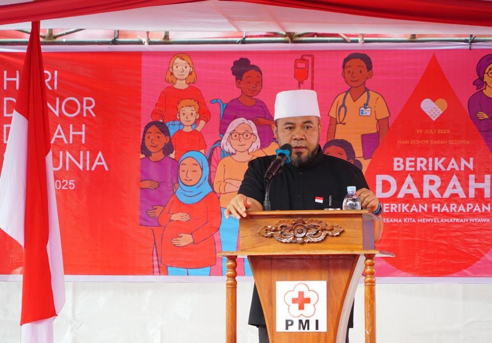 Gubernur Helmi Hasan Dukung Kerja Kemanusiaan PMI Bengkulu, Serahkan 1 Unit Ambulans Gratis 