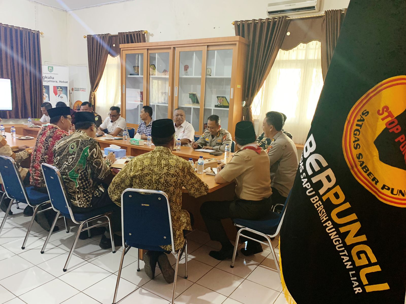 Penertiban Kawasan Pantai Panjang, Pemerintah Provinsi Bengkulu Didukung Tim Saber Pungli 